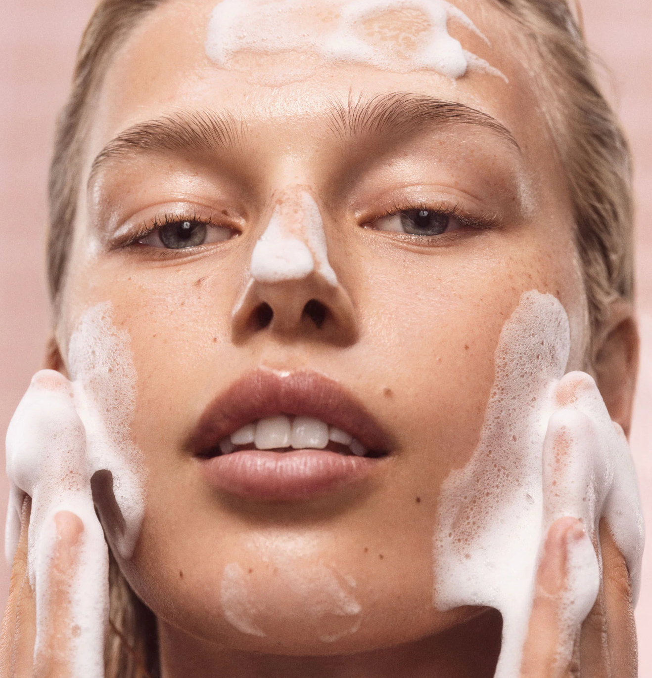 Pink Dew Gel Cleanser-summer Fridays