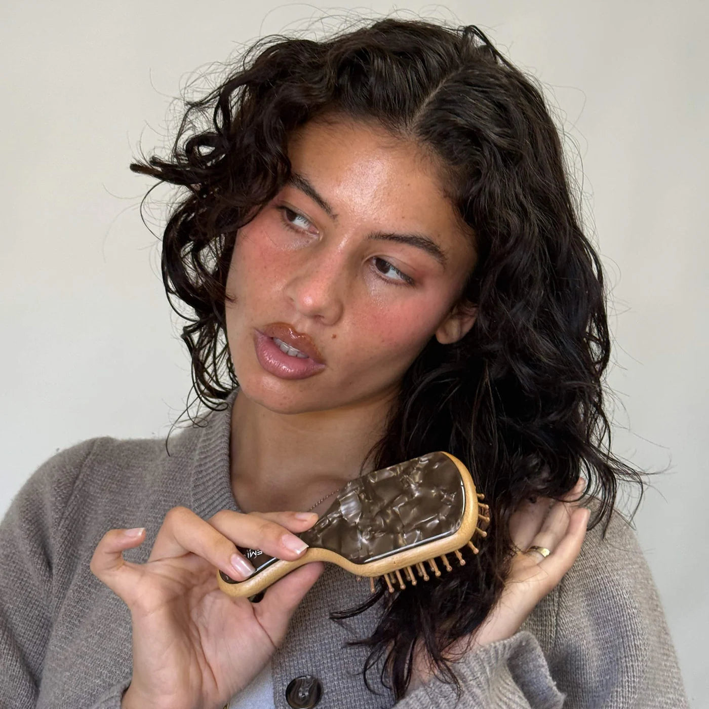 Mini Paddle Hair Brush in Toasted Sugar-Emi Jay